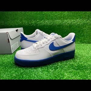 Mens Nike Air Force 1 White/blue midsole size 9.5